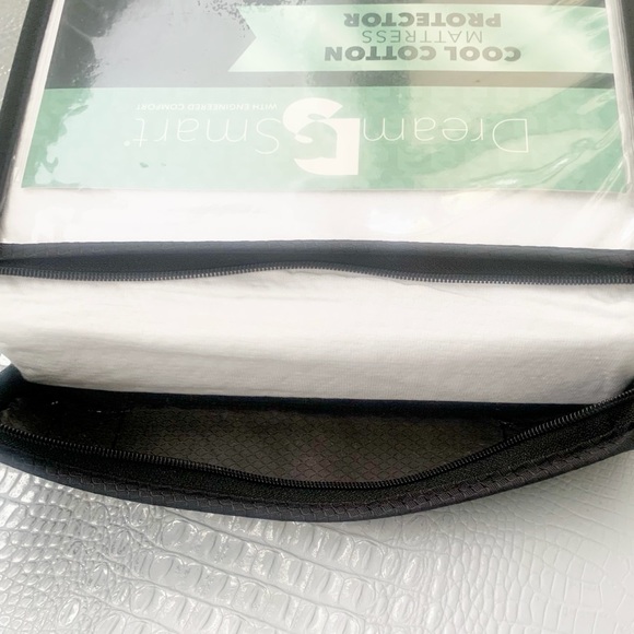 Dream Smart Mattress Protector Twin XL - Picture 3 of 8